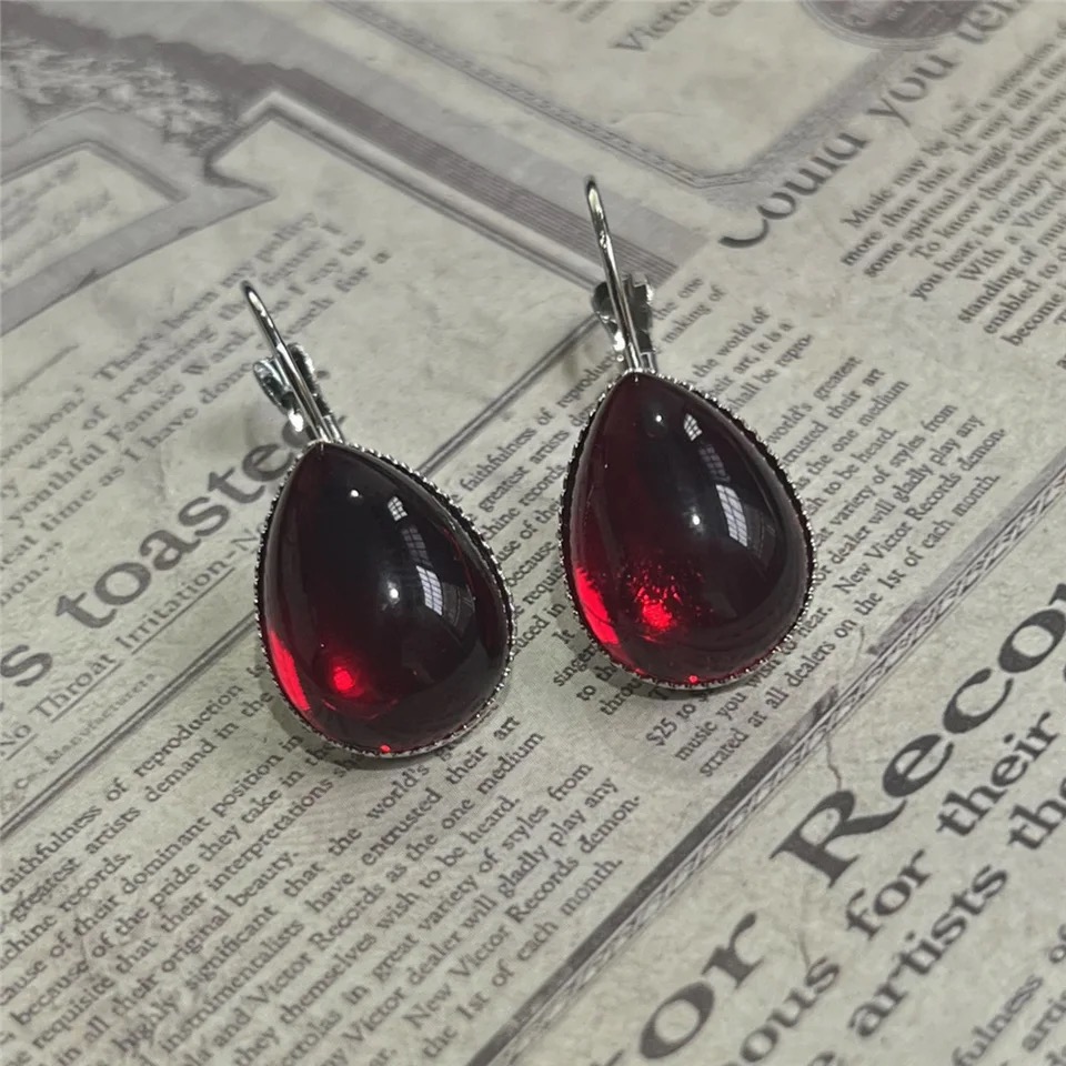 Gothic Vampire Blood Red Earri - огляд і ціна Women'S Vampire Accessories