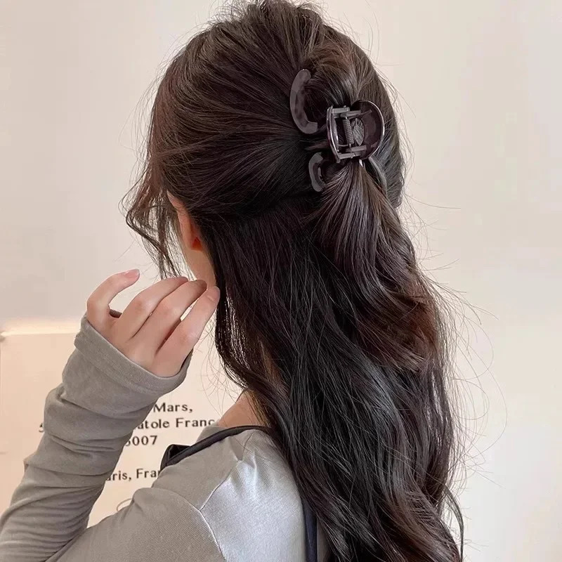 Geometric Design Hair Claw Cli - огляд і ціна Women Accessories Shop Design