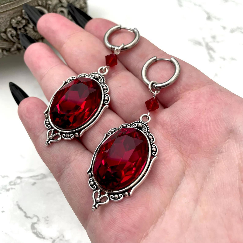 Vampire Cameo Earrings, Gothic - огляд і ціна Women'S Vampire Accessories